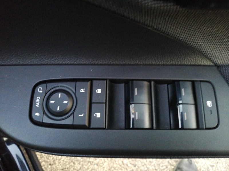 Used Toyota C-HR 2024 for sale - 76664261: Photo 12