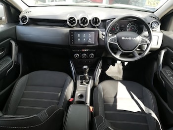 Used Dacia Duster 2024 for sale - 79382234: Photo