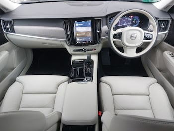 Used Volvo V90 2025 for sale - 77467551: Photo