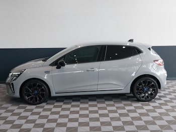 Used Renault Clio 2024 for sale - 76233274: Photo 4