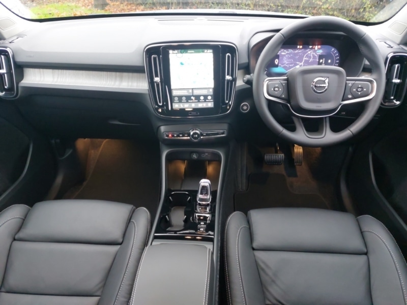 Used Volvo XC40 2025 for sale - 78179239: Photo 2