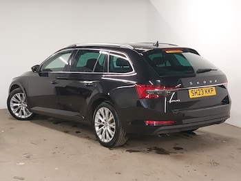 Used Skoda Superb 2023 for sale - 75492196: Photo
