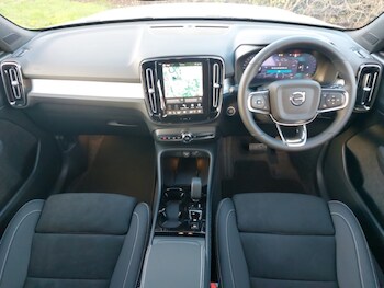 Used Volvo XC40 2025 for sale - 77540467: Photo