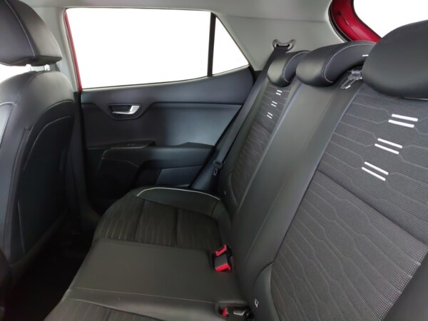 Used Kia Stonic 2024 for sale - 76225530: Photo 6