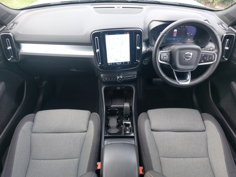 Used Volvo XC40 2023 for sale - 76785945: Photo 2