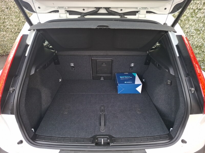 Used Volvo XC40 2023 for sale - 77923665: Photo 8