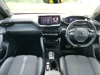 Used Peugeot 2008 2023 for sale - 75551183: Photo