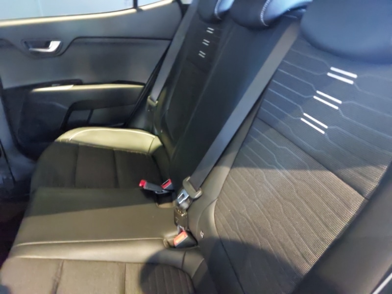 Used Kia Stonic 2023 for sale - 77126780: Photo 6