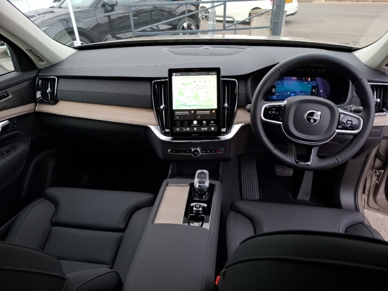 Used Volvo XC90 2025 for sale - 77597361: Photo 2