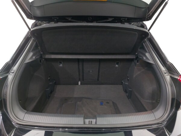 Used Volkswagen T-Roc 2024 for sale - 76269474: Photo 8