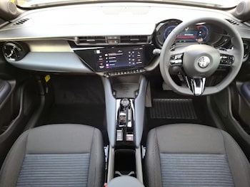 Used Alfa Romeo Junior 2025 for sale - 76444759: Photo