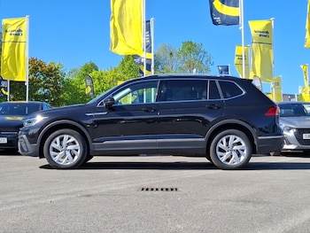 Used Volkswagen Tiguan Allspace 2023 for sale - 78439084: Photo