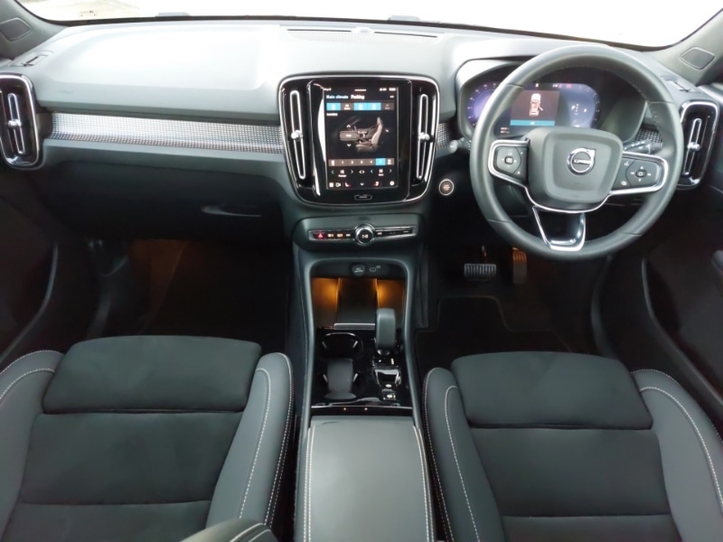 Used Volvo XC40 2024 for sale - 77491809: Photo 2