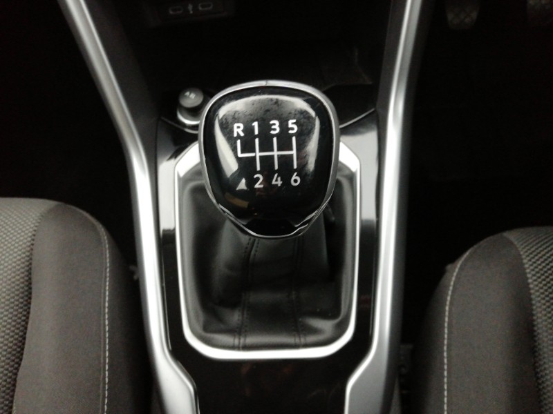 Used Volkswagen T-Roc 2023 for sale - 76778826: Photo 12