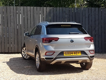 Used Volkswagen T-Roc 2024 for sale - 76506310: Photo
