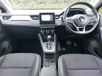 Used Renault Captur 2023 for sale - 76195105: Photo 2