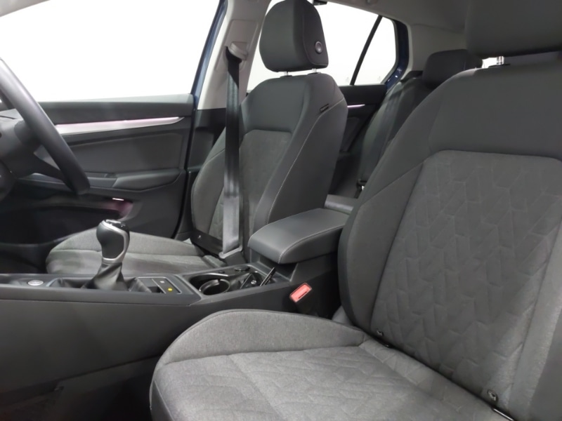 Used Volkswagen Golf 2024 for sale - 77304547: Photo 5