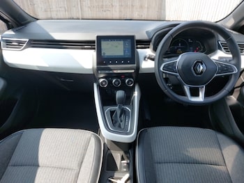 Used Renault Clio 2023 for sale - 75599430: Photo