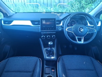 Used Renault Captur 2023 for sale - 78940440: Photo