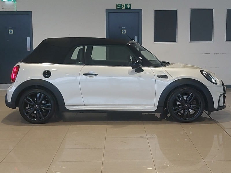 Used MINI Convertible 2023 for sale - 76709040: Photo 2