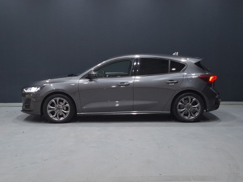 Used Ford Focus 2023 for sale - 76838034: Photo 4