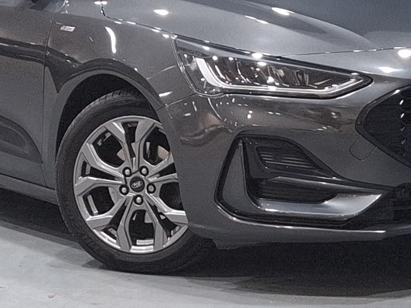 Used Ford Focus 2023 for sale - 76838034: Photo 9