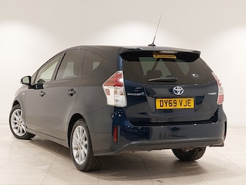 Used Toyota Prius+ 2020 for sale - 76070766: Photo
