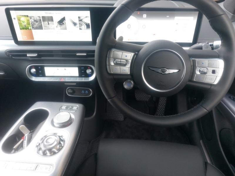 Used Genesis GV60 2025 for sale - 76515401: Photo 2