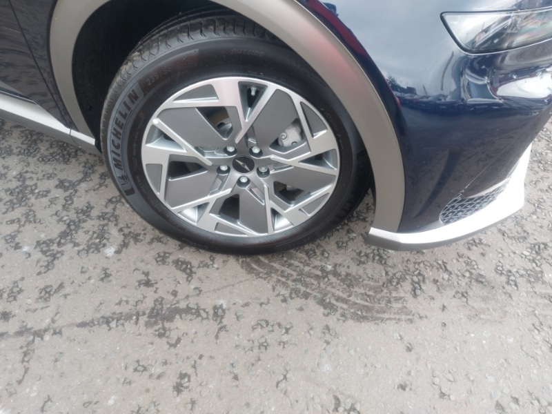 Used Genesis GV60 2025 for sale - 76515401: Photo 9