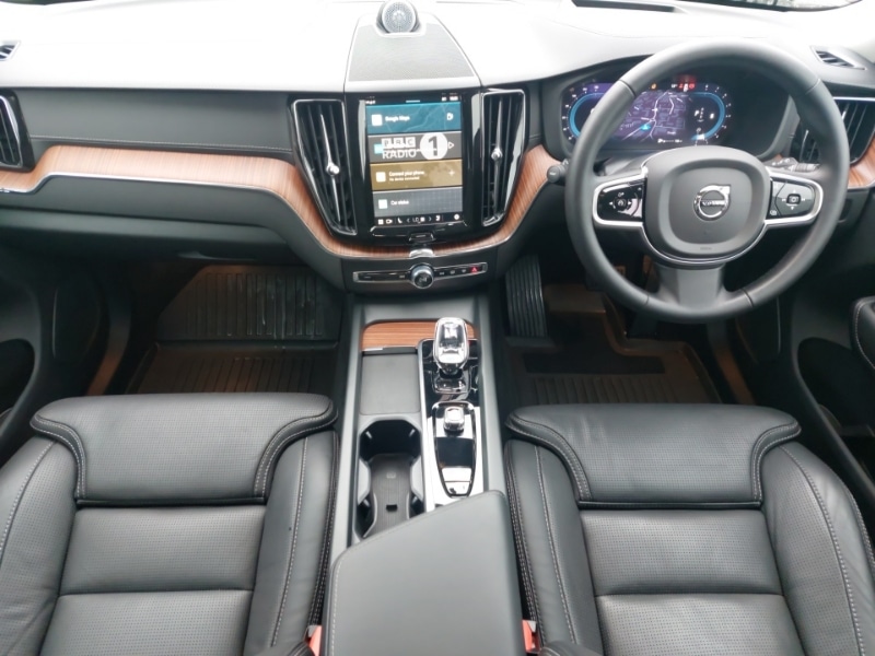 Used Volvo XC60 2024 for sale - 77472329: Photo 2