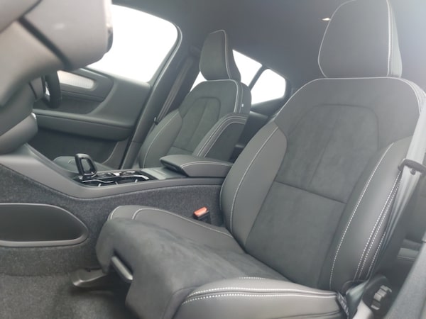Used Volvo XC40 2025 for sale - 76325199: Photo 5