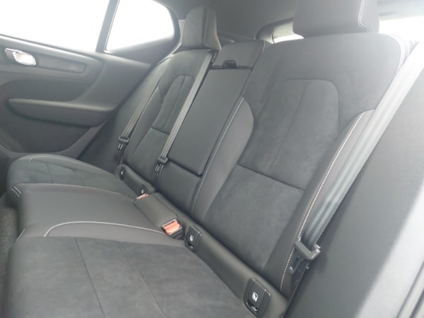 Used Volvo XC40 2025 for sale - 76325199: Photo 6