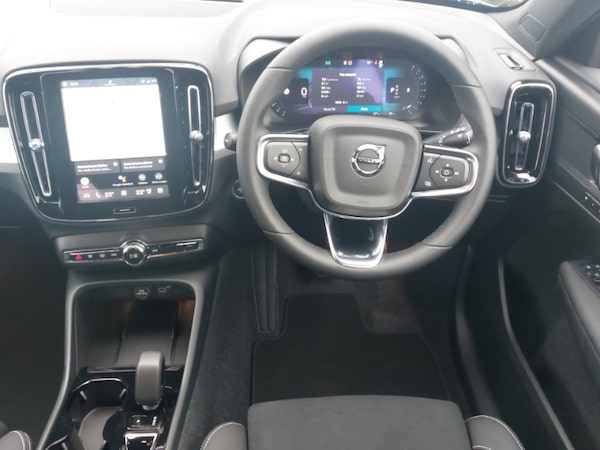 Used Volvo XC40 2025 for sale - 76325199: Photo 7