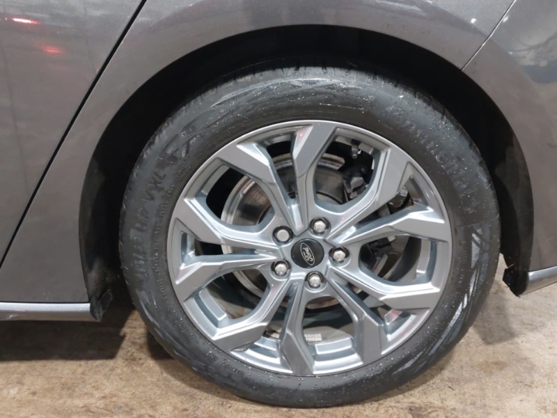 Used Ford Focus 2023 for sale - 76837856: Photo 12