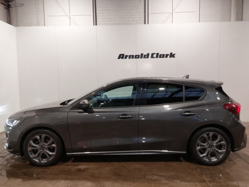 Used Ford Focus 2023 for sale - 76837856: Photo 4