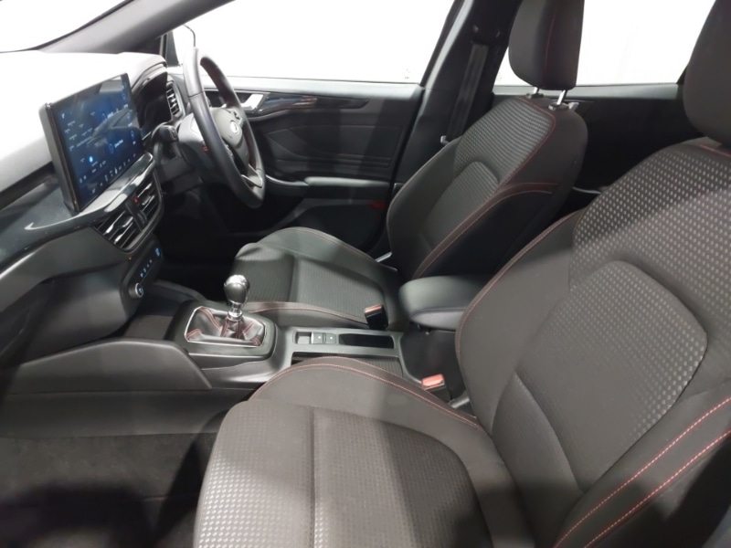 Used Ford Focus 2023 for sale - 76837856: Photo 5