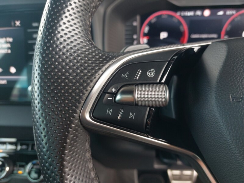 Used Skoda Karoq 2024 for sale - 77209595: Photo 10