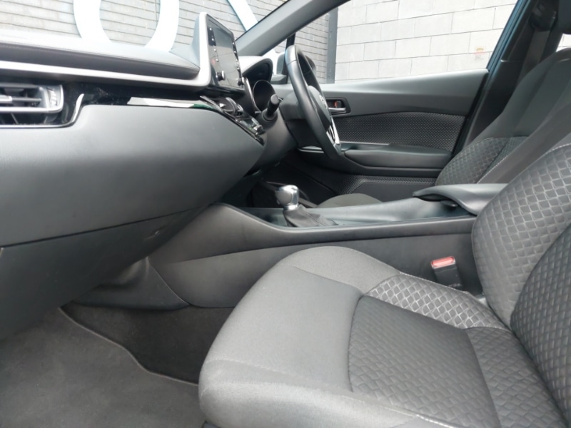 Used Toyota C-HR 2023 for sale - 77924296: Photo 5