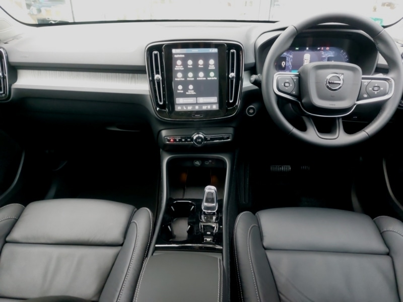 Used Volvo XC40 2025 for sale - 77419584: Photo 2