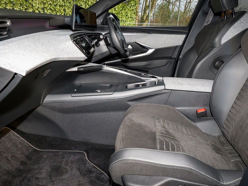 Used Peugeot 3008 2024 for sale - 76912400: Photo 2