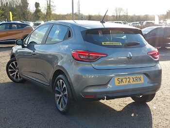Used Renault Clio 2022 for sale - 76948022: Photo
