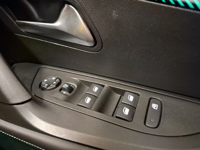 Used Peugeot 2008 2022 for sale - 76778954: Photo 12