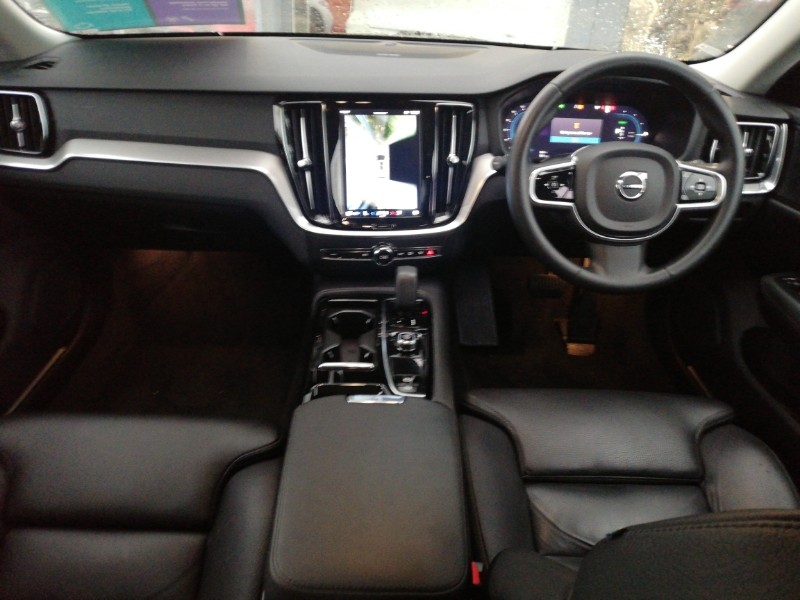 Used Volvo V60 2022 for sale - 77115766: Photo 2