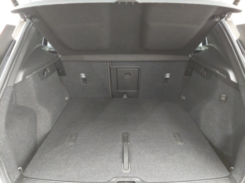 Used Volvo XC40 2023 for sale - 77224552: Photo 8