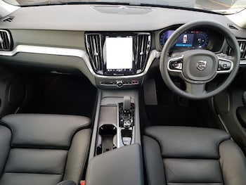 Used Volvo V60 2025 for sale - 76861176: Photo