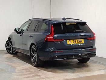 Used Volvo V60 2025 for sale - 76861176: Photo