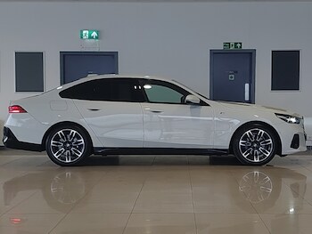 Used BMW 5 Series 2024 for sale - 77877070: Photo