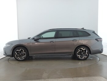Used Volkswagen Passat 2025 for sale - 78724030: Photo
