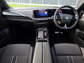 Used Vauxhall Astra 2023 for sale - 77912428: Photo