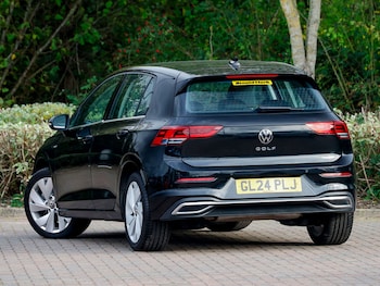 Used Volkswagen Golf 2024 for sale - 77052313: Photo